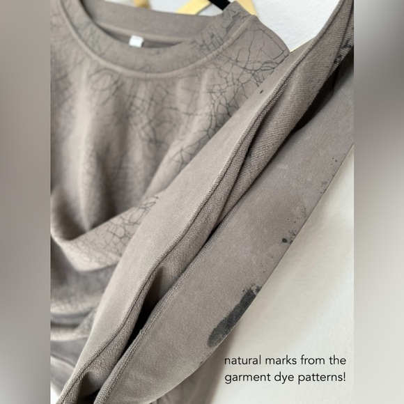 LULULEMON Perfectly Oversized Crew Thread Dye Rover Black Beige Taupe Size 12 - Picture 10 of 10